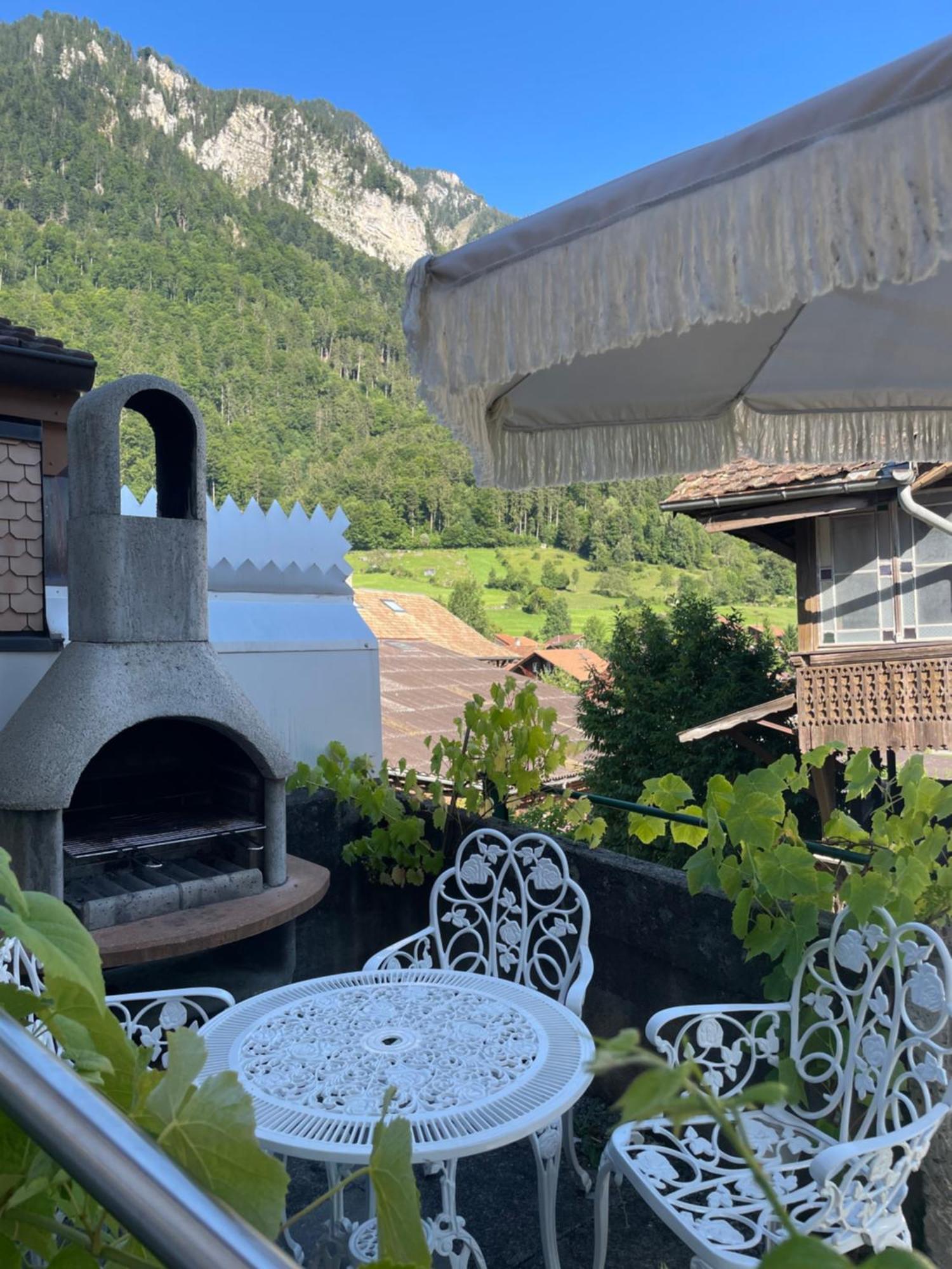 Studio In Alps By Apartments Capricorn Gsteigwiler Buitenkant foto